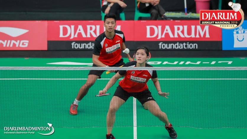 Dejan Ferdinansyah/Serena Kani (PB Djarum Kudus) mengembalikan shuttlecock. Dejan Ferdinansyah/Serena Kani (PB Djarum Kudus) mengembalikan shuttlecock.