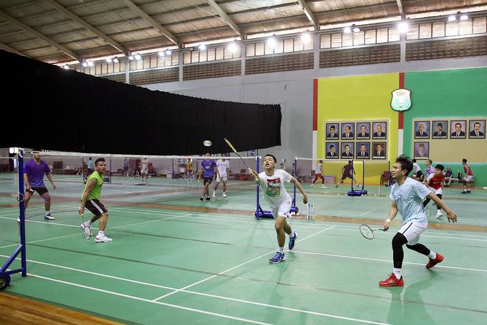 Sesi latihan ganda putra di pelatnas PP PBSI (Djarum Badminton) Sesi latihan ganda putra di pelatnas PP PBSI (Djarum Badminton)