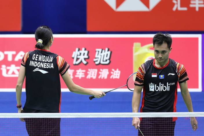 Ekspresi kekecewaan Hafiz Faisal/Gloria Emanuelle Widjaja (Indonesia). Ekspresi kekecewaan Hafiz Faisal/Gloria Emanuelle Widjaja (Indonesia).