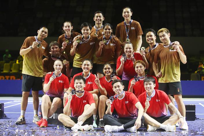 Tim Hurricanes & Rockets (Djarum Badminton/Edward Luhukay) Tim Hurricanes & Rockets (Djarum Badminton/Edward Luhukay)