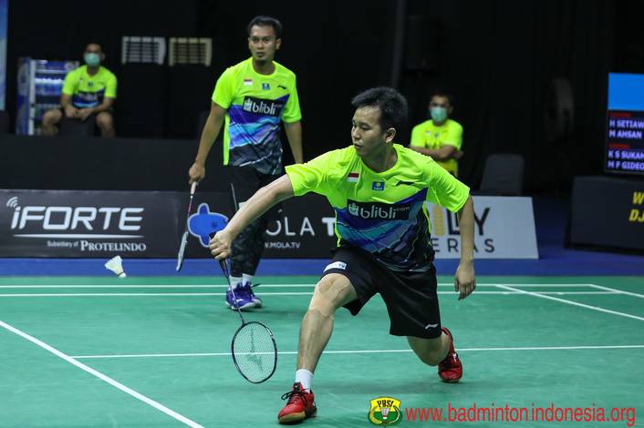 Hendra Setiawan/Mohammad Ahsan (tim Banteng) menyambut pengembalian. Hendra Setiawan/Mohammad Ahsan (tim Banteng) menyambut pengembalian.