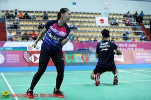 Indah Cahya Sari Jamil (kiri) saat berpasangan dengan Leo Rolly Carnando.