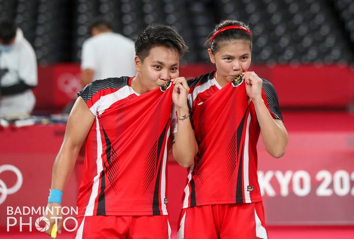 Selebrasi kemenangan ganda putri Indonesia, Greysia Polii/Apryani Rahayu. (Foto: BADMINTONPHOTO - Yves Lacroix) Selebrasi kemenangan ganda putri Indonesia, Greysia Polii/Apryani Rahayu. (Foto: BADMINTONPHOTO - Yves Lacroix)