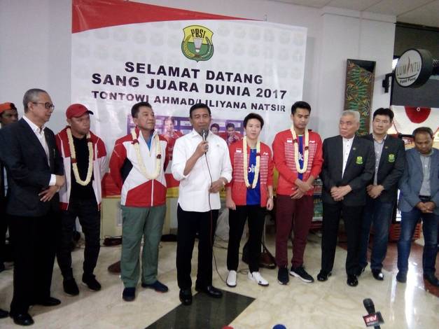 Suasana Penyambutan Sang Juara Dunia 2017 Tontowi Ahmad/Liliyana Natsir. (foto: twitter @INAbadminton)