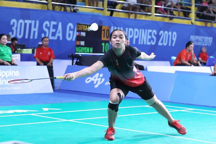 Gregoria Mariska Tunjung (Indonesia) bersiap menghadang pengembalian. Gregoria Mariska Tunjung (Indonesia) bersiap menghadang pengembalian.
