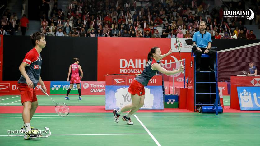 Yuta Watanabe/Arisa Higashino (Jepang) menyambut serve. Yuta Watanabe/Arisa Higashino (Jepang) menyambut serve.
