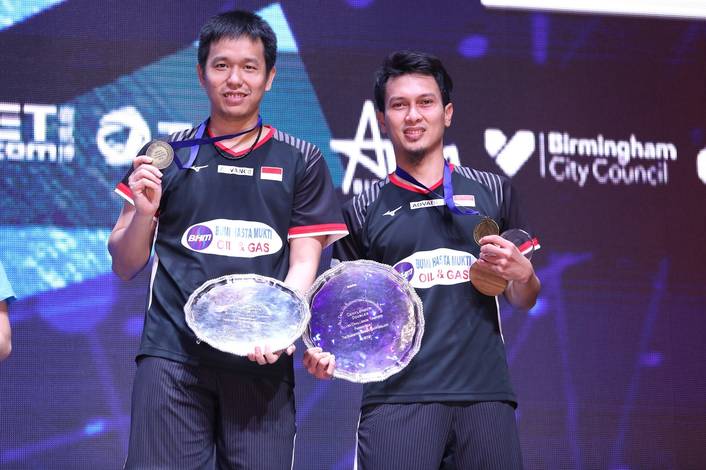 Hendra Setiawan/Mohammad Ahsan (Indonesia) juara ganda putra All England 2019 BWF World Tour Super 1000. Hendra Setiawan/Mohammad Ahsan (Indonesia) juara ganda putra All England 2019 BWF World Tour Super 1000.
