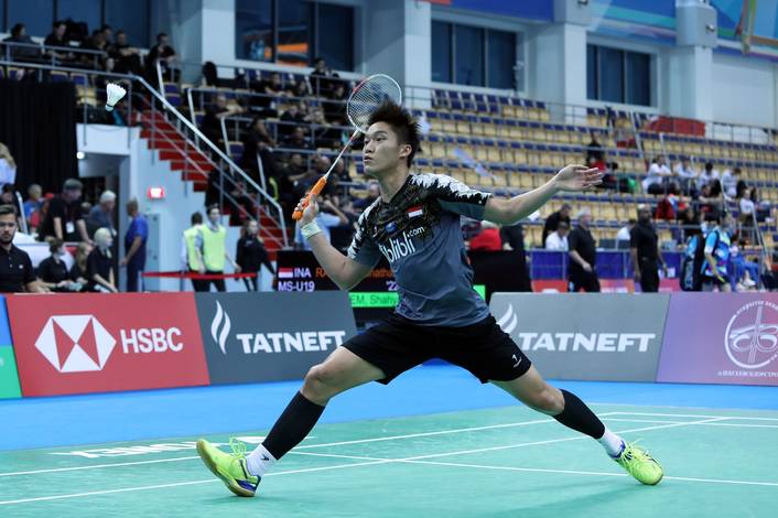 Yonatan Ramlie (Indonesia) bersiap mengembalikan shuttlecock. Yonatan Ramlie (Indonesia) bersiap mengembalikan shuttlecock.
