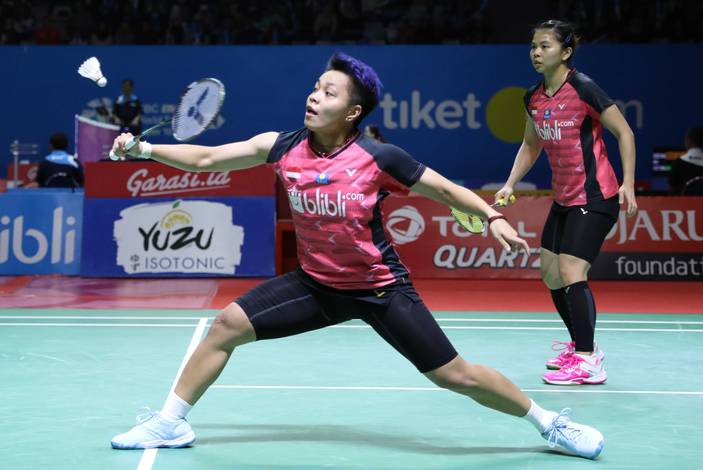Greysia Polii/Apriyani Rahyu (Indonesia) returning the shuttlecock. (Foto: PBSI) Greysia Polii/Apriyani Rahyu (Indonesia) returning the shuttlecock. (Foto: PBSI)