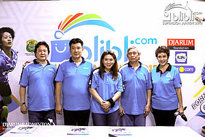 (Dari kiri): Liem Swie King, Alan Budikusuma, Susy Susanti, Christian Hadinata dan Yuni Kartika berfoto usai press conference.