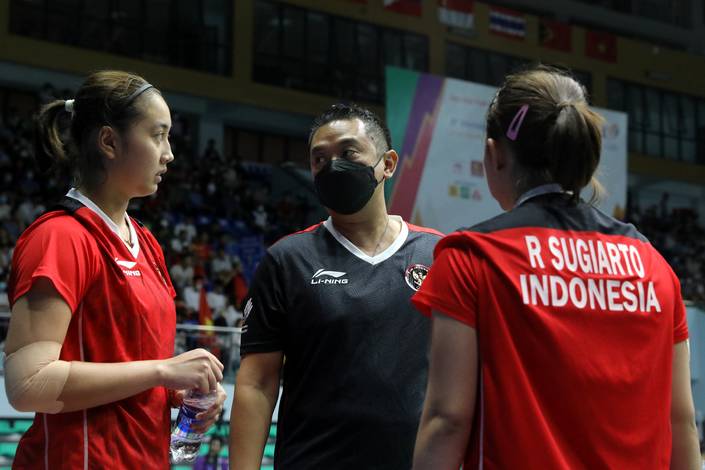 Febby Valencia Dwijayanti Gani, Eng Hian, & Ribka Sugiarto (Humas PP PBSI) Febby Valencia Dwijayanti Gani, Eng Hian, & Ribka Sugiarto (Humas PP PBSI)