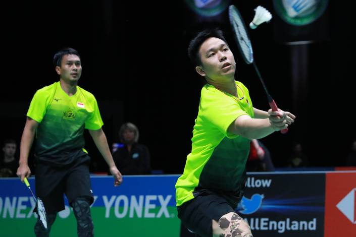Hendra Setiawan/Mohammad Ahsan (Indonesia) mengembalikan shuttlecock. Hendra Setiawan/Mohammad Ahsan (Indonesia) mengembalikan shuttlecock.
