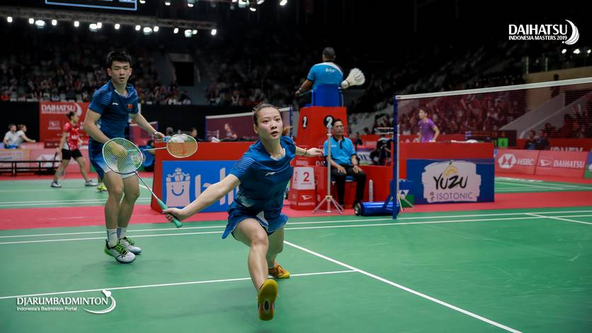 Zheng Siwei/Huang Yaqiong menyambut pengembalian. Zheng Siwei/Huang Yaqiong menyambut pengembalian.
