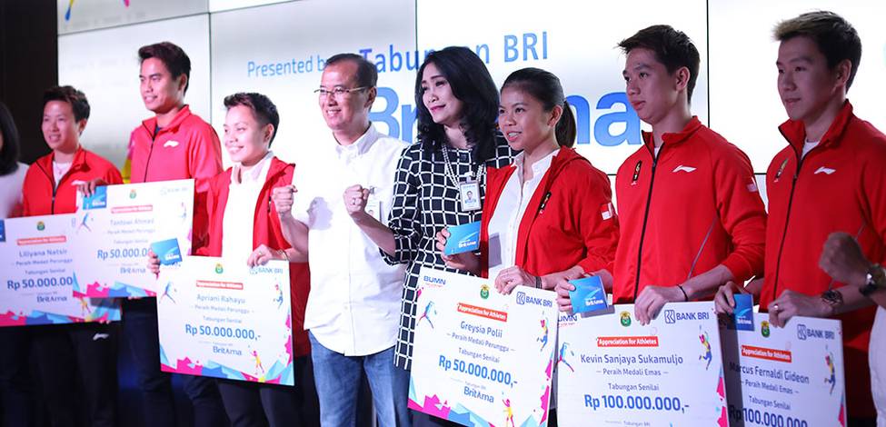 Kevin Sanjaya Sukamuljo, Marcus Fernaldi Gideon, Greysia Polii, Apriyani Rahayu, Tontowi Ahmad dan Liliyana Natsir menerima bonus dari Bank BRI. Kevin Sanjaya Sukamuljo, Marcus Fernaldi Gideon, Greysia Polii, Apriyani Rahayu, Tontowi Ahmad dan Liliyana Natsir menerima bonus dari Bank BRI.