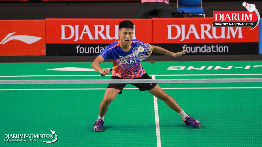 Tegar Sulistio (PB Exist) menghadang pengembalian. Tegar Sulistio (PB Exist) menghadang pengembalian.