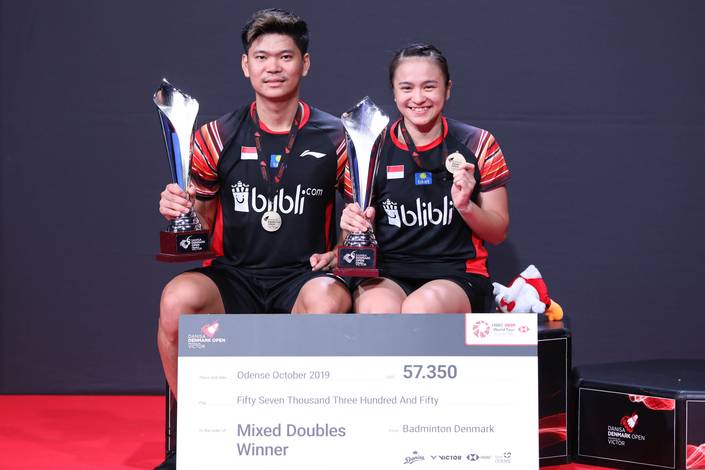 Praveen Jordan/Melati Daeva Oktavianti (Indonesia) saat menjuarai Denmark Open 2019 BWF World Tour Super 750. Praveen Jordan/Melati Daeva Oktavianti (Indonesia) saat menjuarai Denmark Open 2019 BWF World Tour Super 750.