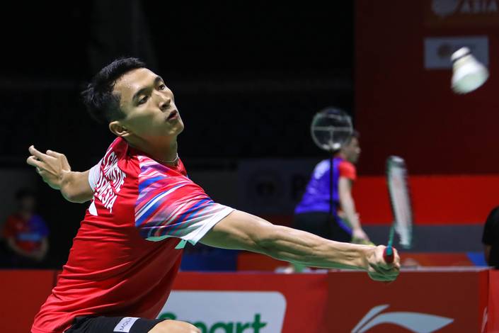 Jonatan Christie (Indonesia) mengembalikan shuttlecock. Jonatan Christie (Indonesia) mengembalikan shuttlecock.