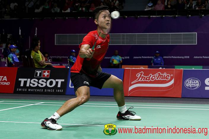 Anthony Sinisuka Ginting menghadang serangan. Anthony Sinisuka Ginting menghadang serangan.