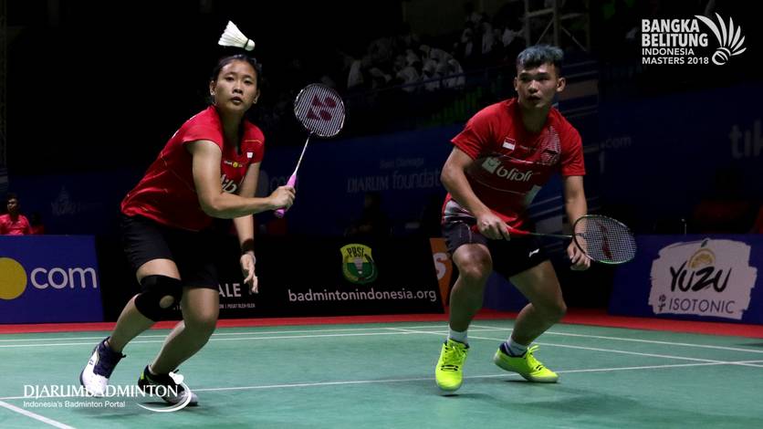 Rinov Rivaldy/Phita Haningtyas Mentari (INA) bersiap menyambut pengembalian.