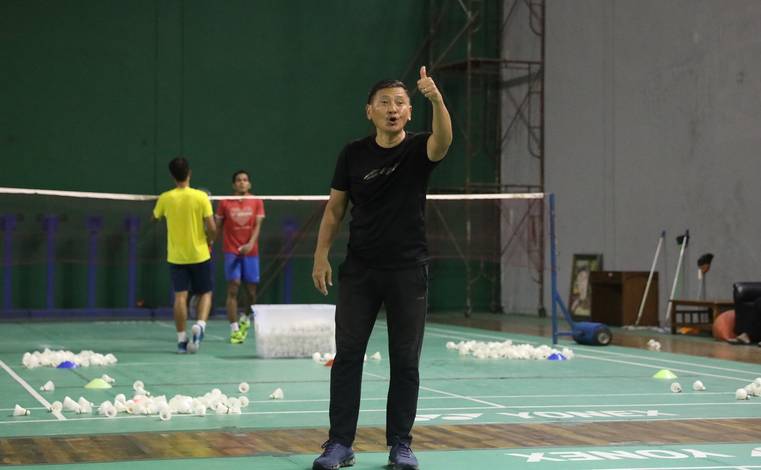 Kepala pelatih tunggal putra Indonesia, Hendry Saputra saat memimpin latihan. (Foto: PP PBSI) Kepala pelatih tunggal putra Indonesia, Hendry Saputra saat memimpin latihan. (Foto: PP PBSI)