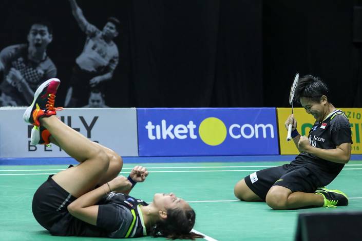Selebrasi kemenangan Ribka Sugiarto/Siti Fadia Silva Ramadhanti. Selebrasi kemenangan Ribka Sugiarto/Siti Fadia Silva Ramadhanti.