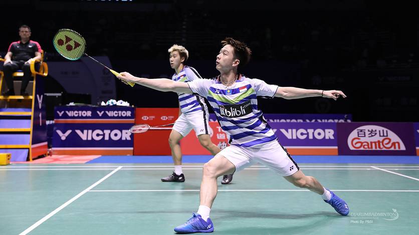 Kevin Sanjaya Sukamuljo/Marcus Fernaldi Gideon mengembalikan shuttlecock. Kevin Sanjaya Sukamuljo/Marcus Fernaldi Gideon mengembalikan shuttlecock.