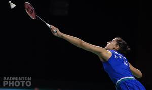 Tunggal putri Spanyol, Carolina Marin melepaskan serangan. (Copyright: Badmintonphoto | Courtesy of BWF)
