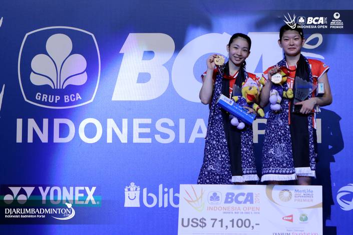 Misaki Matsutomo/Ayaka Takahashi di Podium BIO 2016