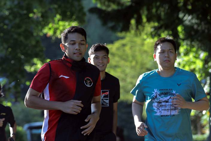 Sesi joging sebelum menjajal Adidas Arena (Humas PP PBSI) Sesi joging sebelum menjajal Adidas Arena (Humas PP PBSI)