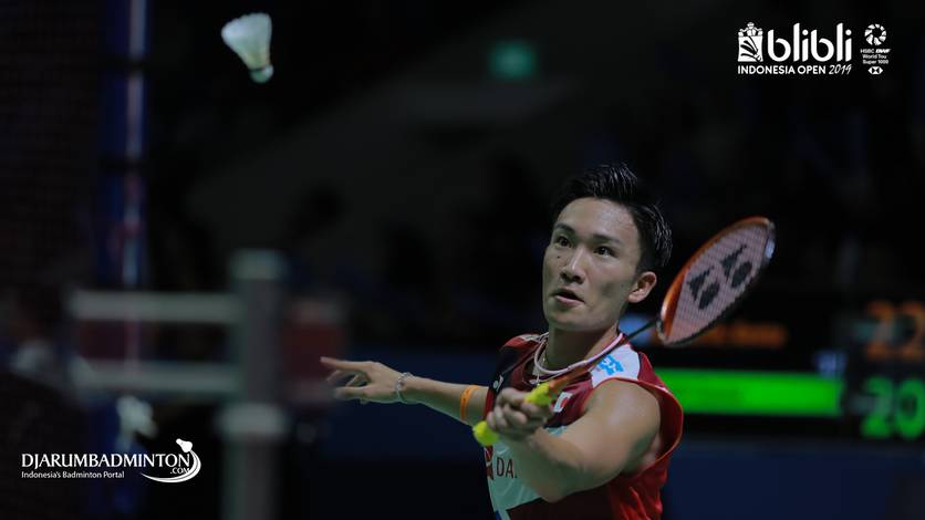 Kento Momota (Jepang) anticipating returns Kento Momota (Jepang) anticipating returns