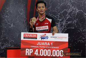 Ihsan Maulana Mustofa juara tunggal putra U-19 & Dewasa Liga PB Djarum 2020. (Foto: PB Djarum)