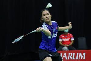 Ruselli Hartawan bersiap menyambut pengembalian.
