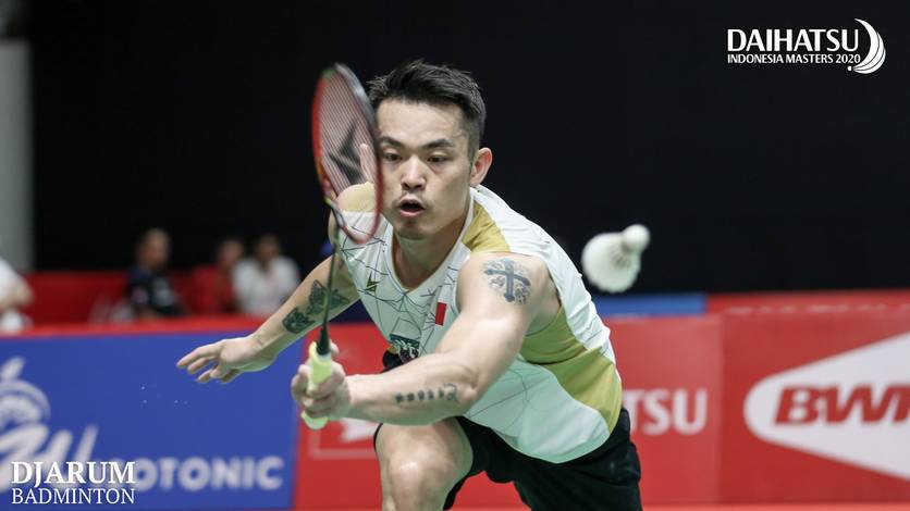 Lin Dan (Tiongkok) menghadang serangan. Lin Dan (Tiongkok) menghadang serangan.