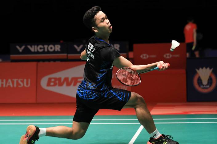 Anthony Sinisuka Ginting menyambut pengembalian. Anthony Sinisuka Ginting menyambut pengembalian.
