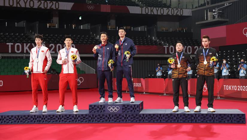 Ganda putra Malaysia, Aaron Chia/Soh Wooi Yik (kanan) berhasil meraih medali perunggu Olimpiade Tokyo 2020. (Foto: BADMINTONPHOTO - Yves Lacroix) Ganda putra Malaysia, Aaron Chia/Soh Wooi Yik (kanan) berhasil meraih medali perunggu Olimpiade Tokyo 2020. (Foto: BADMINTONPHOTO - Yves Lacroix)
