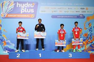 Podium juara kategori Tunggal Pemula Putra (Djarum Badminton/Edward Luhukay)