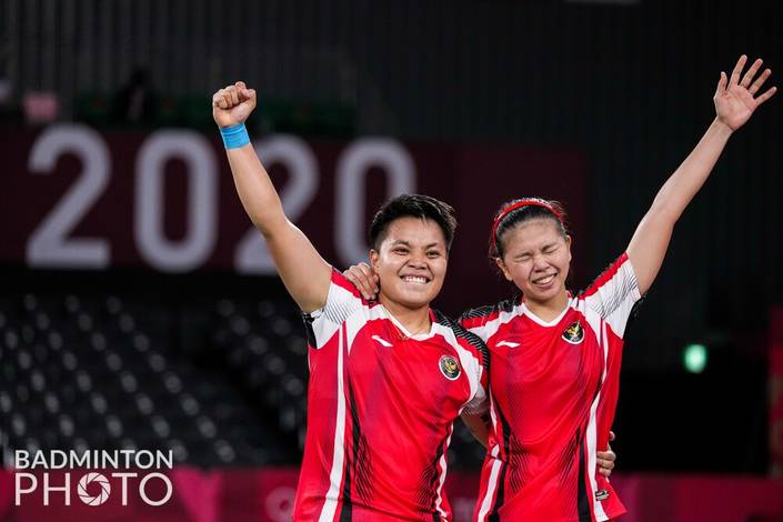 Selebrasi kemenangan ganda putri Indonesia, Greysia Polii/Apriyani Rahayu. (Foto: BADMINTONPHOTO - Shi Tang) Selebrasi kemenangan ganda putri Indonesia, Greysia Polii/Apriyani Rahayu. (Foto: BADMINTONPHOTO - Shi Tang)