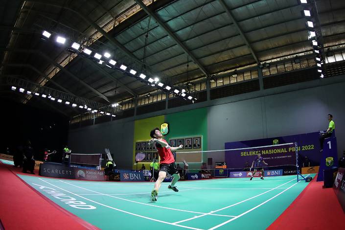 Salah satu pertandingan tunggal putra pada Seleksi Nasional 2022 (Djarum Badminton) Salah satu pertandingan tunggal putra pada Seleksi Nasional 2022 (Djarum Badminton)
