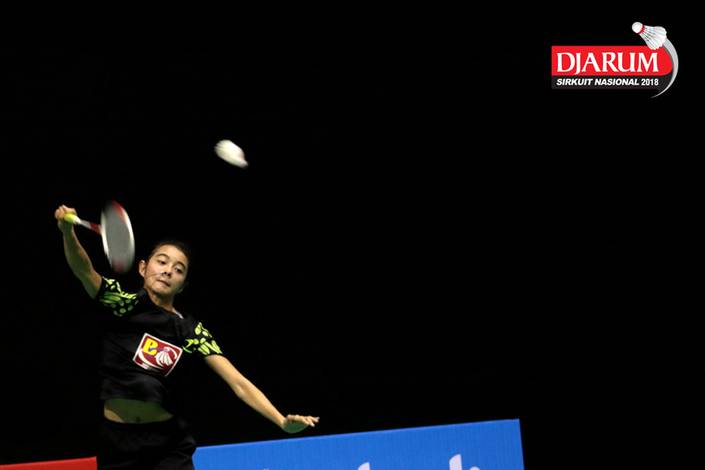 Silvi Wulandari (Berkat Abadi) melepaskan serangan. Silvi Wulandari (Berkat Abadi) melepaskan serangan.
