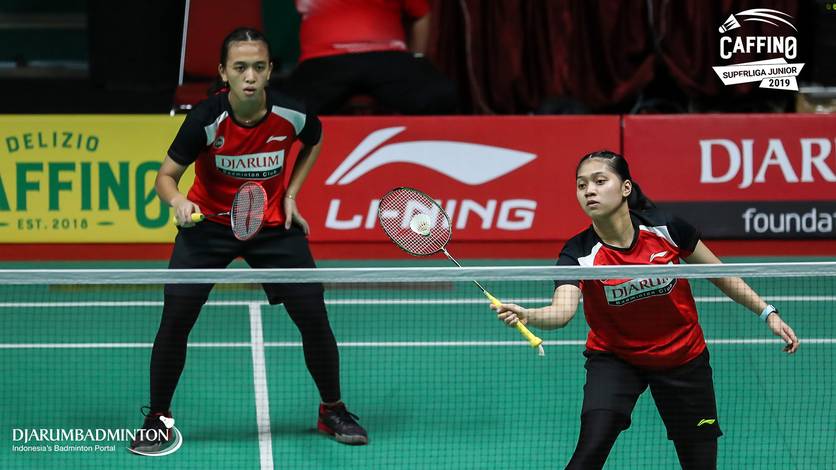Febriana Dwipuji Kusuma/Indah Cahya Sari Jamil (PB Djarum Kudus) mengembalikan shuttlecock. Febriana Dwipuji Kusuma/Indah Cahya Sari Jamil (PB Djarum Kudus) mengembalikan shuttlecock.