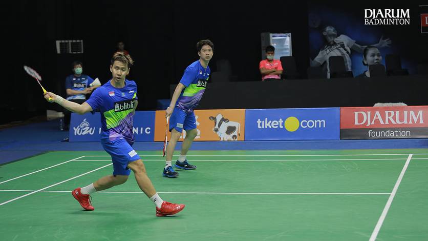Ganda putra Indonesia, Kevin Sanjaya Sukamuljo/Marcus Fernaldi Gideon menghadang serangan. Ganda putra Indonesia, Kevin Sanjaya Sukamuljo/Marcus Fernaldi Gideon menghadang serangan.