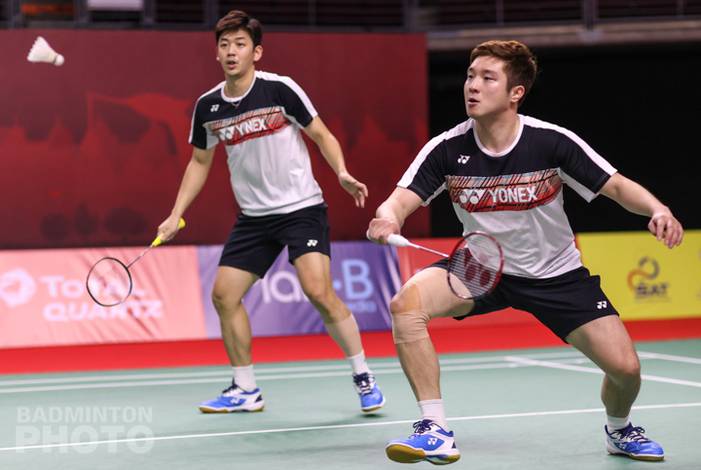 Ganda putra Korea, Lee Yong Dae/Kim Gi Jung bersiap menyambut pengembalian. (Copyright: Badmintonphoto | Courtesy of BWF) Ganda putra Korea, Lee Yong Dae/Kim Gi Jung bersiap menyambut pengembalian. (Copyright: Badmintonphoto | Courtesy of BWF)