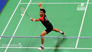 Muh. Azabru B. Kasra (tim Tanjung) menyambar pengembalian tanggung.