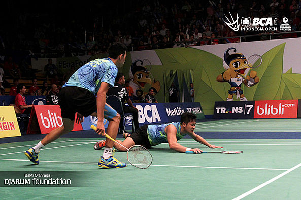 Aneke Feinya Agustine &amp; Keluarga